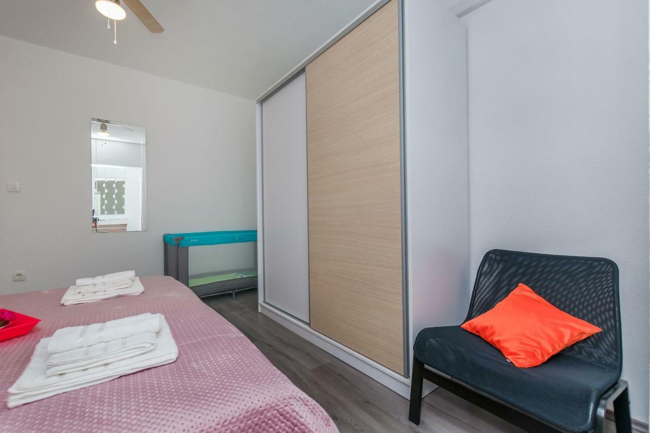 Apartment Adrian 오미스 외부 사진