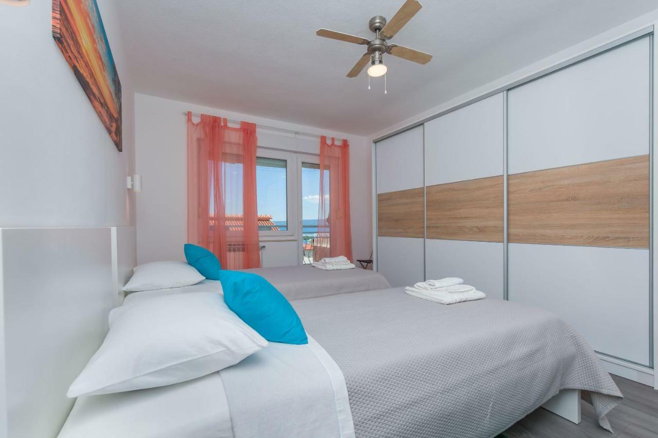 Apartment Adrian 오미스 외부 사진